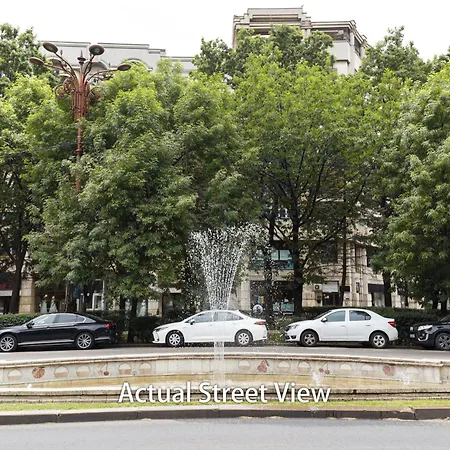 Fountains Unirii Square * Bucarest