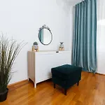 Fountains Unirii Square Apartman *