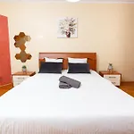 Fountains Unirii Square Apartman *